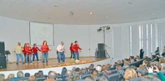 A festa de Natal animada da Universidade Sénior