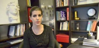 Abriu consultório de Psicologia e Sexologia nas Caldas