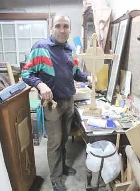 Por detrás da talha dourada… A arte da restauração de António Luís