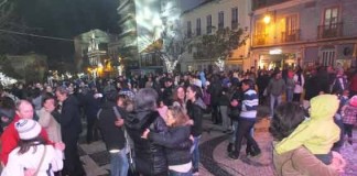 Passagem de ano na Praça da Fruta ao som de banda de baile Gazeta das Caldas