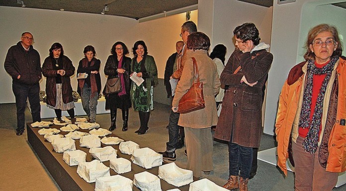 Artistas contemporâneos dão a conhecer a sua cerâmica em Óbidos Gazeta das Caldas