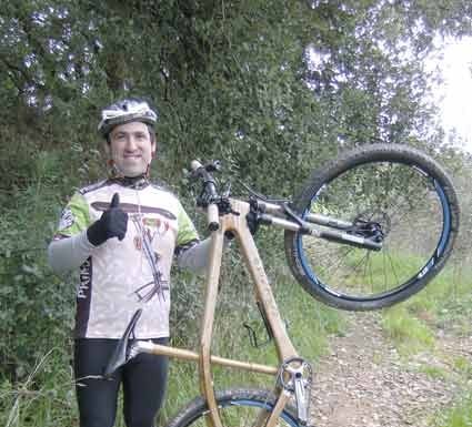 Caldense construiu bicicleta em madeira Gazeta das Caldas