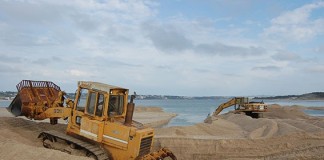 Máquinas tentam reabrir a “aberta” Gazeta das Caldas