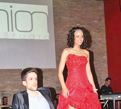 Clínica caldense organizou desfile de moda no Bowling Caldas Gazeta das Caldas