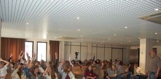 Jovens exercitam o debate democrático numa Assembleia Municipal só para eles Gazeta das Caldas
