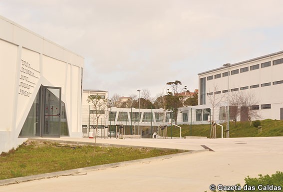 Agrupamento de Escolas Bordalo Pinheiro toma posição contra mais turmas nos colégios privados Gazeta das Caldas