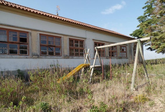 Associação de Apoio aos Reclusos faz pouco uso da antiga escola primária da Moita