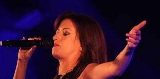 Ana Moura na inauguração do Jardim do Amor em Alcobaça Gazeta das Caldas