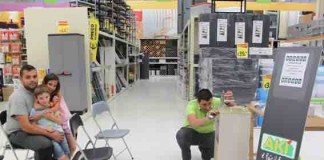 Clientes aprendem bricolage no Aki Gazeta das Caldas