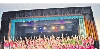 Festa do Hip Hop levou 80 jovens dançarinos ao palco dos Pimpões Gazeta das Caldas