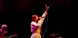 Fadista Cuca Roseta (en)cantou o público caldense