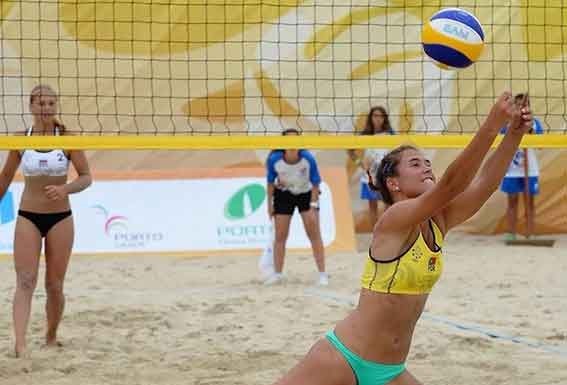 Atleta Margarida Reis homenageada pela Universidade Nova SBE Gazeta das Caldas