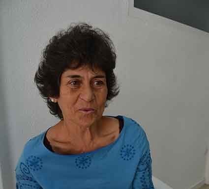 Lenços de seda pintados à mão à venda na loja da Gazeta