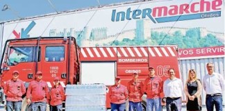 Intermarché oferece cinco fardas aos bombeiros de Óbidos Gazeta das Caldas