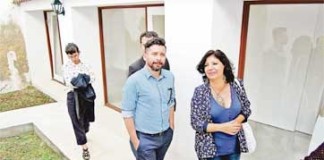 Escritor brasileiro escreve livro durante residência artística em Óbidos Gazeta das Caldas