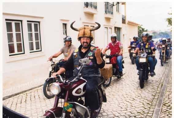 Passeio de motos e motorizadas clássicas das Gaeiras no domingo notícias das Caldas