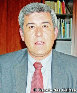 Fd-TintaFerreiraCaldas copy_1