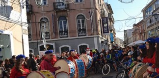 Pai Natal chegou ao centro da cidade… Gazeta das Caldas