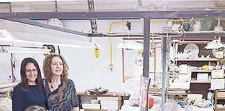 Artista americana cria peças sobre a mulher portuguesa na fábrica Bordallo Pinheiro Gazeta das Caldas