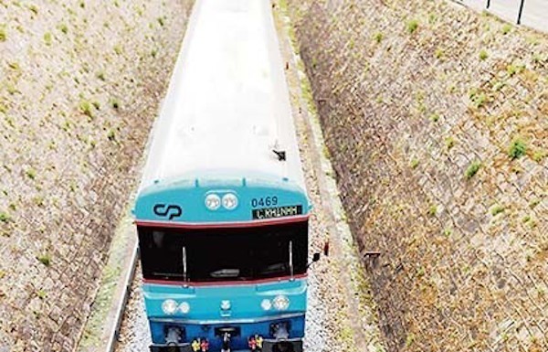 Governo anuncia meia modernização da linha do Oeste Texto alternativo