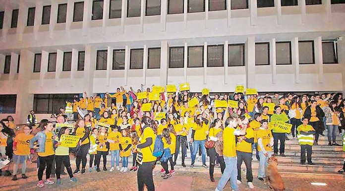 Colégio Rainha D. Leonor não receberá novas turmas e mantém os protestos