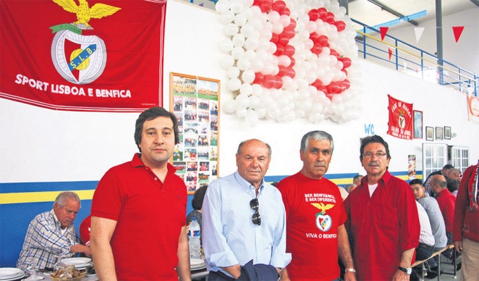 Benfiquistas na Mata do Porto Mouro Benfiquistas na Mata do Porto Mouro