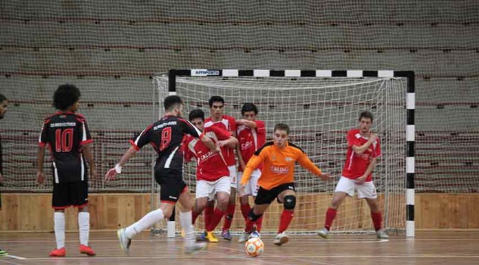 Casa do Benfica perdeu num jogo equilibrado
