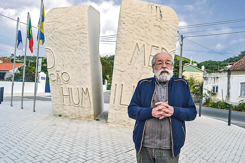 Monumento a Humberto Delgado é uma das primeiras obras de arte pública feita em liberdade
