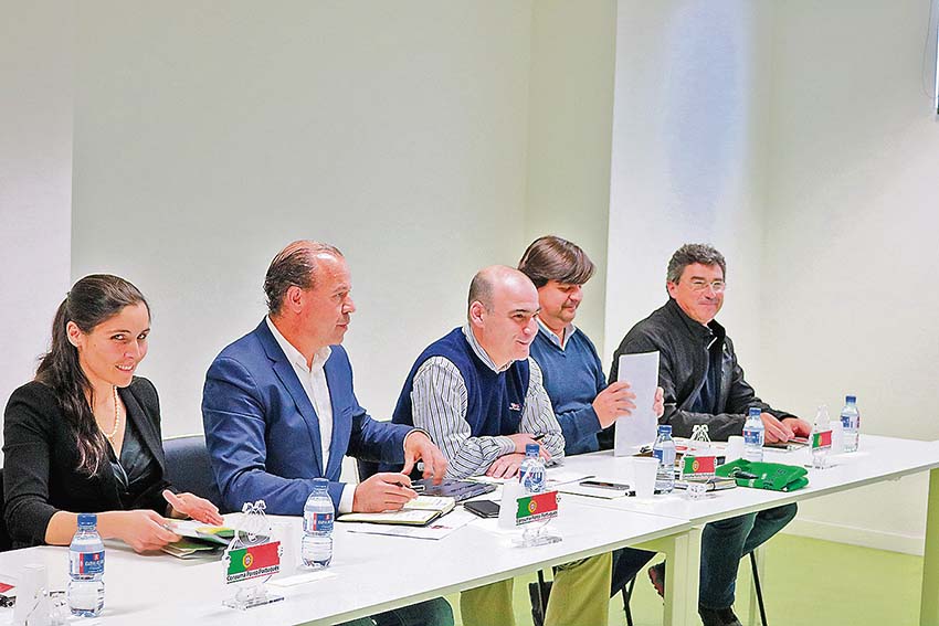 Autarquias do Oeste juntas no apoio aos suinicultores