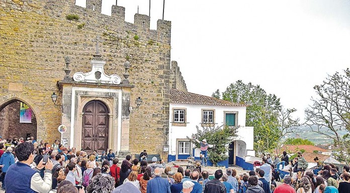 Óbidos invadida por artistas de rua