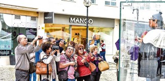 Universidade Sénior saiu à rua para celebrar aniversário