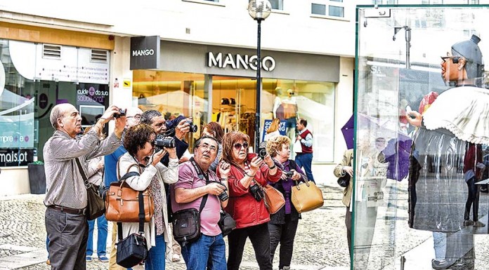 Universidade Sénior saiu à rua para celebrar aniversário