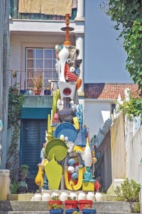 A cerâmica invadiu as ruas e as montras das lojas de Alcobaça