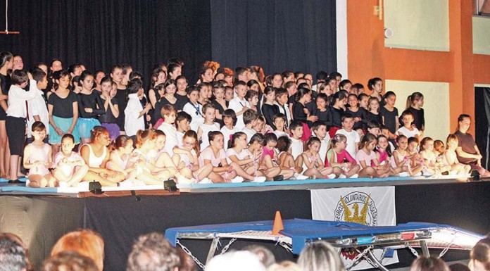 Cerca de 500 pessoas assistiram ao sarau dos Bombeiros notícias das Caldas