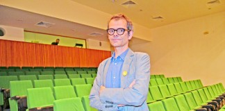 Novo director da ESAD toma posse sob impugnação