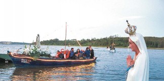 Procissão e caravanas nas festas da Foz do Arelho