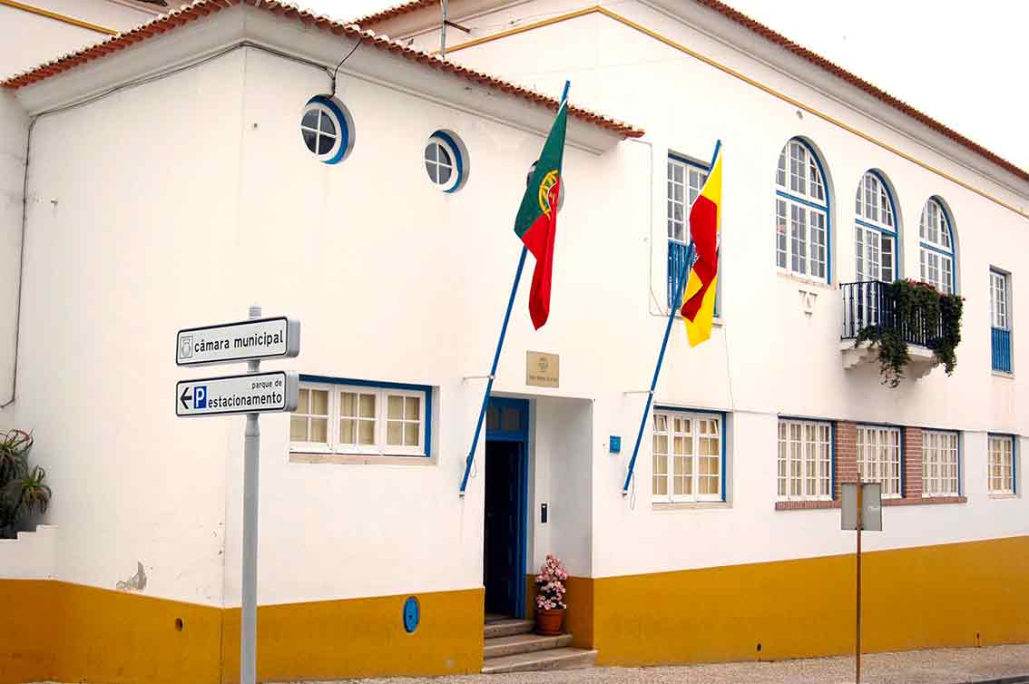 Câmara da Nazaré aprovou o despedimento de 15 trabalhadores