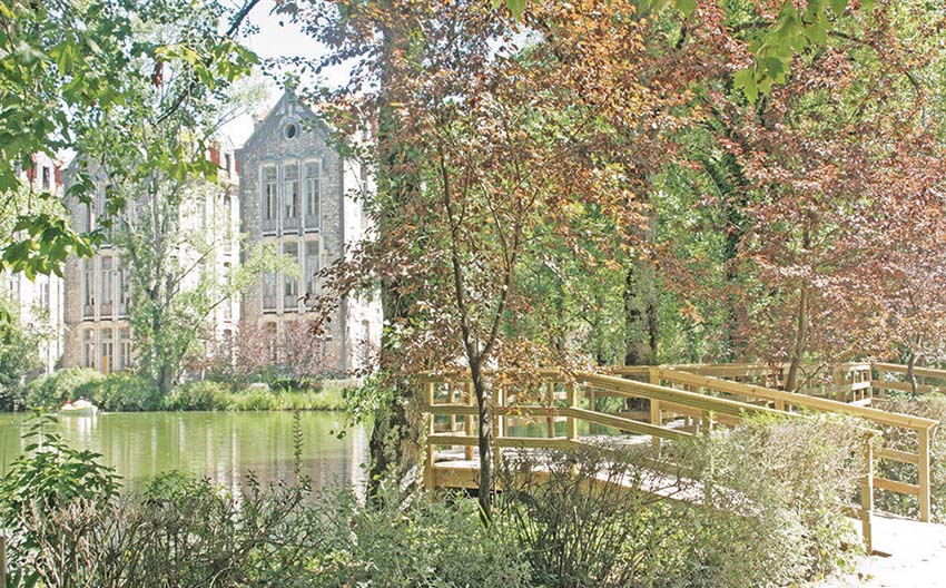 Parque D. Carlos I tem miradouro para o lago