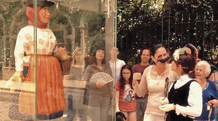 Personagens bordalianas querem guiar turistas pela cidade