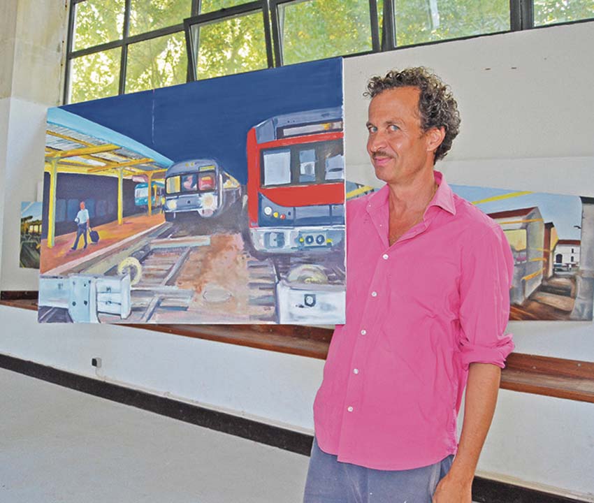 Suíço apaixonado por comboios expõe pinturas sobre a linha do Oeste na Casa dos Barcos