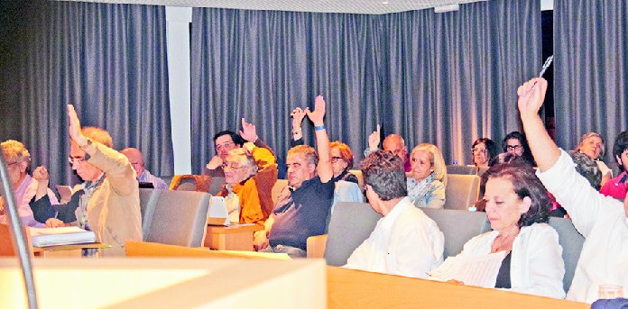 Colégios vão à Assembleia e pedem intervenção da Câmara para evitar encerramento