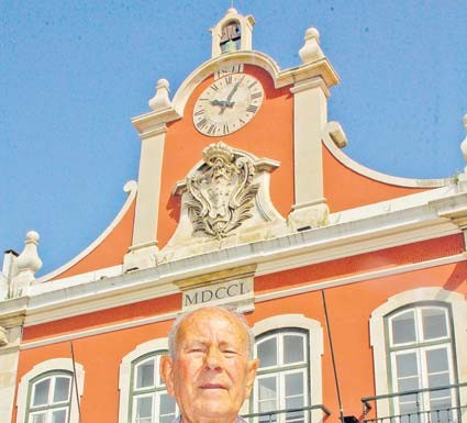 CARREIRA ALVES – na Câmara de dia e nas bilheteiras à noite