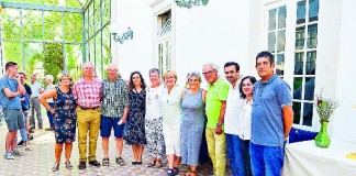 Estrangeiros residentes na região aprendem cerâmica com autores locais