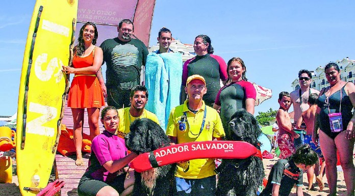 Acção da Oeste Rescue mostrou utilidade dos cães no salvamento em meio aquático
