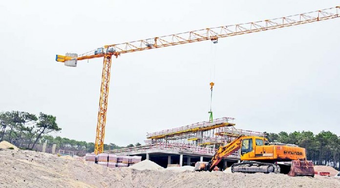 Falésia d’el Rey – empresa insolvente tem praticamente concluídas as obras de infraestruturação