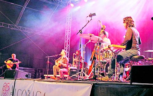 A tradição mantêm-se em Alcobaça com a Feira de S. Bernardo a atrair milhares de pessoas