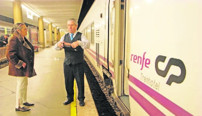 Para pôr o turismo sobre carris na região Oeste