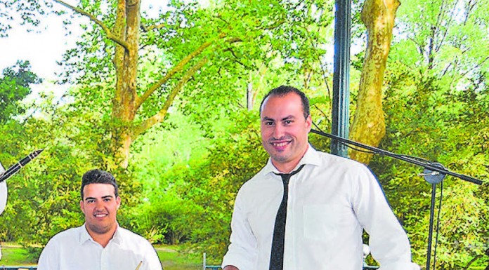 As orquestras locais: Monte Olivett na Rodoviária e a Ligeiríssima de Óbidos na Praça da Fruta Orquestra do Monte Olivett