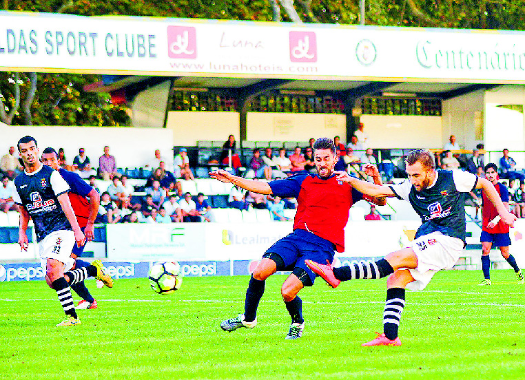 Caldas infeliz no regresso a casa