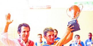 Olho Marinho mostrou Taça de Honra aos adeptos